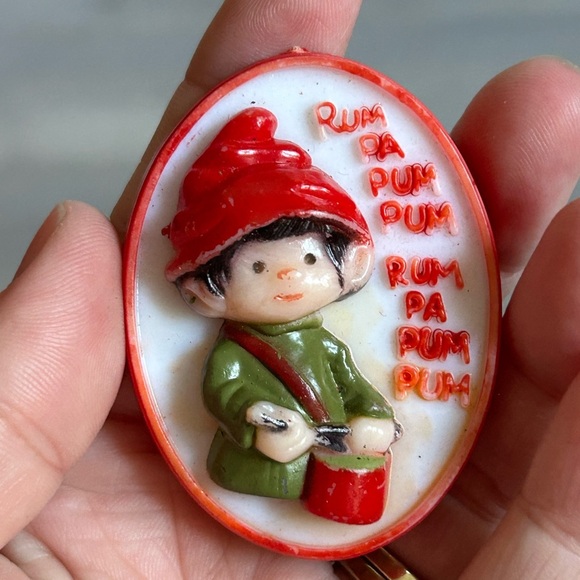 4/$100 Drumming little boy 1970 vintage brooch 🥁 - Picture 7 of 7
